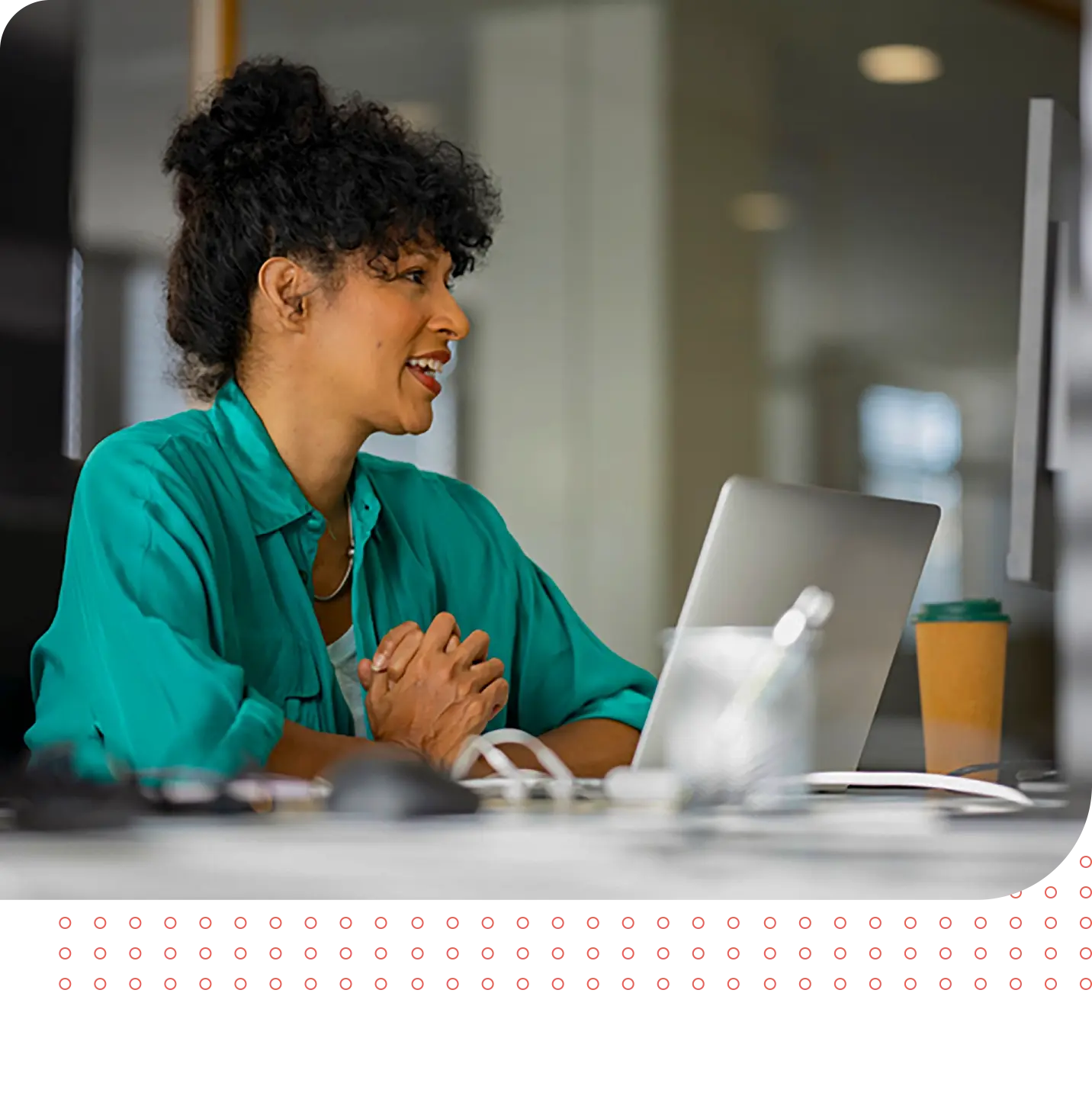 hubspot_for_brokers_consultants_image_team_thinks_ahead